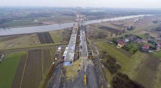 Budowa S7 od węzła Rybitwy (Christo Botewa) do węzła  Igołomska z przeprawą mostową przez Wisłę W Krakowie. Fot. GDDKiA