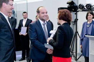 Andrzej Wieszołek z firmy DTA-TECHNIK sp. z o.o. odbiera nagrodę TYTAN w kategorii 