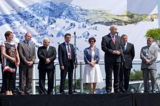 Od lewej: Dorota Jakuta - Dyrektor IGWP, Piotr Całbecki - Marszałek Województwa Kujawsko-Pomorskiego, Tadeusz Rzepecki - Prezes IGWP, Prezes Tarnowskich Wodociągów, Andrzej Jagusiewicz - Główny Inspektor Ochrony Środowiska, Ewa Mes - Wojewoda Kujawsko-Pom