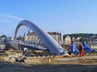 Budowa kładki - stan na 13.08.2010; fot.: inzynieria.com