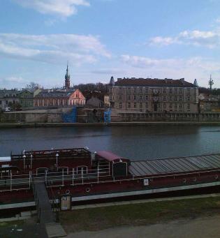 Budowa kładki - stan na 04.04.2010; fot.: inzynieria.com