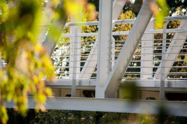 Zdjęcie Kładka nad wejściem do Portu Żerańskiego. Źródło: ZDM