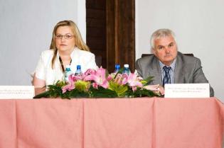 Członkowie prezydium: Monika Socha-Kośmider, Wydawnictwo INŻYNIERIA sp. z o.o. i prof. dr hab. inż. Cezary Madryas, Prorektor Politechniki Wrocławskiej / fot. inzynieria.com