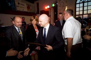 Adam Chwieduk - Członek Zarządu MPWiK w m. st. Warszawa S.A., Pełnomocnik ds. Realizacji Projektu (MAO) - odbiera wyróżnienie w postaci Tytanowego Laura Inwestora za koncepcję, zlecenie i nadzorowanie budowy układu przesyłowego ścieków z Warszawy lewobrze