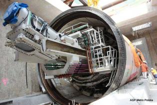 Umieszczenie TBM Maria w szybie - 11.04.2012 r. / fot. z archiwum AGP Metro Polska