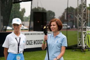 Otwarcie Spartakiady 2012 - Beata Słowik - przedstawicielka drużyny z Lublina, która zwyciężyła podczas ubiegłorocznej Spartakiady organizowanej w Warszawie / fot. Quality Studio dla www.inzynier