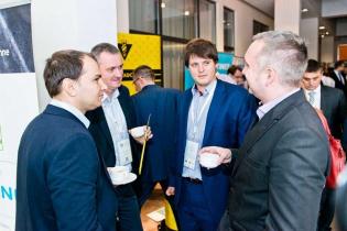 Stoiska firmowe podczas I Konferencji Budownictwo Podziemne 2015 / Dyskusje kuluarowe / fot. Quality Studio dla www.inzynieria.com