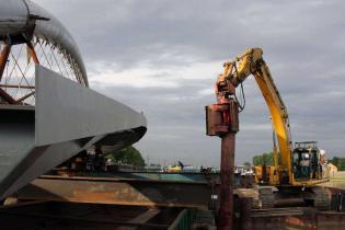 Budowa kładki - stan na 19.06.2010; fot.: INTOP Tarnobrzeg