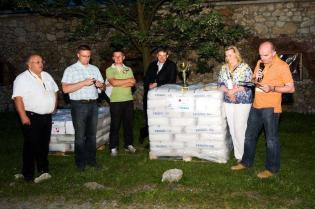 Rozdanie nagród za udział w Rodeo HDD  2011 / Od lewej: Mirosław Makuch, Paweł Kośmider z Wydawnictwa INŻYNIERIA, Krzysztof Kublik z firmy JL Maskiner, Krzysztof Czudec z firmy HEADS, Monika Socha-Kośmider z Wydawnictwa INŻYNIERIA oraz Robert Osikowicz / 