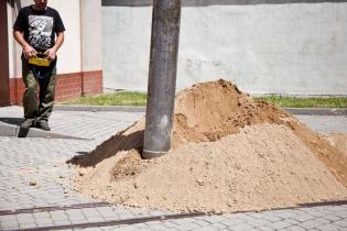 Pokaz funkcjonalności pracy i możliwości technicznych innowacyjnej prożniowej ładowarki ssącej firmy  CAPPELLOTTO – Inter Global sp. z o.o. / fot. Quality Studio dla www.inzynieria.com