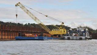 Montaż ściągów tymczasowych na wyspie. Stan na listopad 2011 / fot. Link PR