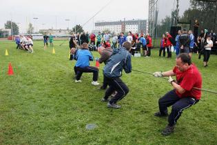 Spartakiada 2012 - przeciąganie liny / fot. z archiwum Katowickich Wodociągów S.A.