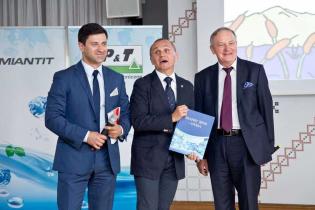 Od lewej: Hubert Klikowicz - AVK Armadan, gen. Roman Polko, Andrzej Malinowski – Dąbrowskie Wodociągi sp.z o.o. / fot. Quality Studio dla www.inzynieria.com