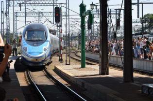 Pendolino na wrocławskim dworcu. PKP Intercity S.A.