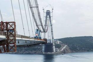 Budowa mostu nad cieśniną Bosfor. Fot. 3kopru.com
