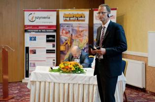 Kanały wielkośrednicowe: budowa, eksploatacja i utrzymanie - doświadczenia na podstawie badań i testów - PD Dr.-Ing. Bert Bosseler, IKT - Institut für Unterirdische Infrastruktur. Fot. Quality Studio dla www.inzynieria.com