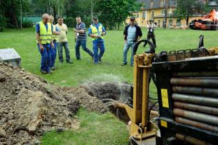 Narzędzie poszerzające w wykopie startowym  Fot. Quality Studio dla www.inzynieria.com