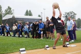 Spartakiada 2012 - rzut piłką lekarską mężczyzn / fot. z archiwum Katowickich Wodociągów S.A.