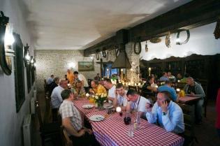 Biesiada grillowa w trakcie IX Międzynarodowej Konferencji, Wystawy i Pokazów Technologii INŻYNIERIA BEZWYKOPOWA 2011