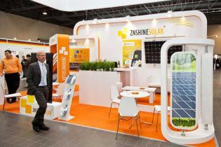 Stoisko ZNSHINE SOLAR / fot. www.inzynieria.com