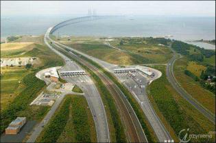 Widok naTollstation z mostem w tle. Fot. Soren Madsen,Oresundsbron