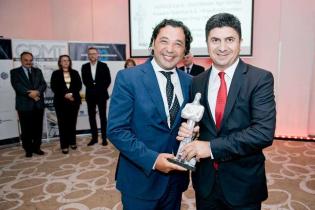 Laureaci Nagrody Tytan 2015 w kategorii Budownictwo Podziemne. Od lewej: Marco Giros - ASTALDI S.p.A. Oddział w Polsce, Bülent Özdemir - Gülermak Ağir Sanayi Inşaat Ve Taahhüt Anonim Şirketi S.A. Oddział w Polsce. / fot. 