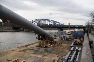 Budowa kładki - stan na 30.03.2010; fot.: inzynieria.com