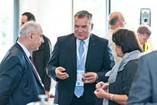 Stoiska firmowe podczas I Konferencji Budownictwo Podziemne 2015 / Dyskusje kuluarowe / fot. Quality Studio dla www.inzynieria.com