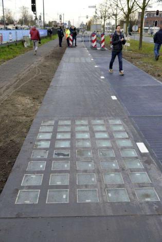 Ścieżka rowerowa zbudowana z ogniw fotowoltaicznych. Fot. SolaRoad