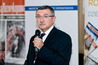 Nawierzchnia torowa o konstrukcji bezpodsypkowej w systemie blokowych podpór szynowych w otulinie EBS - Cezary Lipko, Dyrektor Techniczny TINES S.A. / fot. Quality Studio dla www.inzynieria.com