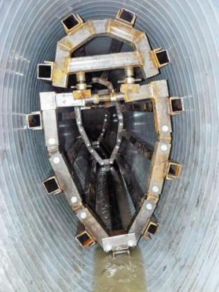 Kęty: W ramach pozyskanego w 2012 r. kontraktu obejmującego renowację kanałów jajowych o wymiarach 1000/1720 i 1400/2400 mm o łącznej długości ponad 0,5 km zastosowano rury spiralnie zwijane. Po raz pierwszy samodzielnie firma BLEJKAN S.A. zastosowała je w kanale przełazowym. 