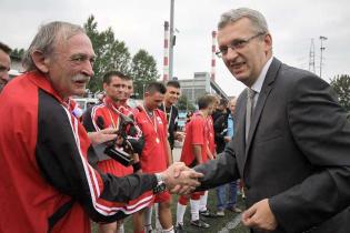 Spartakiada 2012 - zawody w piłce nożnej - rozdanie nagród / fot. z archiwum Katowickich Wodociągów S.A.