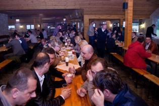 Kolacja grillowa, w trakcie której odbył się pokaz barmański ufundowany przez firmę Herrenknecht AG / fot. Quality Studio dla www.inzynieria.com