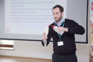 Pomiary płuczek wiertniczych / fot. Quality Studio dla www.inzynieria.com