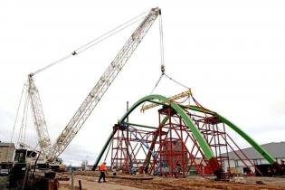 Montażu mostu stalowego w Darłowie nad Wieprzą. Fot. z archiwum Promostal