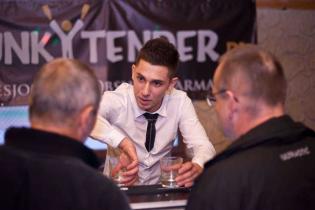 Kolacja grillowa, w trakcie której odbył się pokaz barmański ufundowany przez firmę Herrenknecht AG / fot. Quality Studio dla www.inzynieria.com