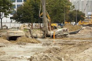 Budowa stacji Rondo Daszyńskiego - stan na 25.08.2011 r. / fot. inzynieria.com
