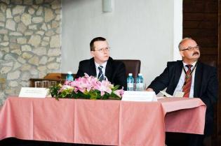 Członkowie prezydium: dr inż. Arkadiusz Szot, Politechnika Wrocławska i dr inż. Dariusz Zwierzchowski, Wyższa Inżynierska Szkoła Bezpieczeństwa i Organizacji Pracy w Radomiu / fot. inzynieria.com