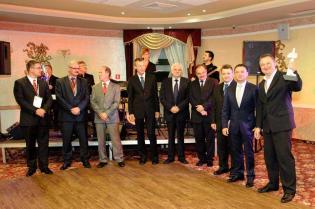 Od lewej: Paweł Kośmider z Wydawnictwa INŻYNIERIA sp. z o.o., dr inż. Dariusz Zwierzchowski z Wyższej Inżynierskiej Szkoły Bezpieczeństwa i Organizacji Pracy, prof. dr hab. inż. Marian Kwietniewski z Politechniki Warszawskiej, dr inż. Andrzej Kolonko z Po