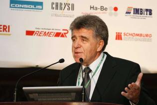 Prof. Jan Deja, dyrektor biura Stowarzyszenia Producentów Cementu. Fot. inzynieria.com