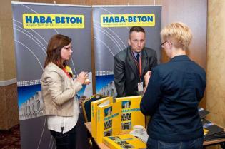 Firma Haba Beton Johann Bartlechner sp. z o.o. zaprezentowała: rurę żelbetową do mikrotunelowania SB-VT-VM DN 1800/2200 mm oraz rurę żelbetową do mikrotunelowania SB-VT-VM DN 500/757 mm / fot. Qualit