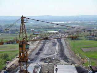 Budowa S7 od węzła Rybitwy (Christo Botewa) do węzła  Igołomska z przeprawą mostową przez Wisłę W Krakowie (kwiecień 2016 r.). Fot. www.s7botewaigolomska.pl