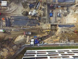 Pokaz odcinka kanalizacji zbudowanego z rur żelbetowych z okładziną PEHD o profilu jajowym – największych z oferty HABA-Beton. Fot. Quality Studio dla www.inzynieria.com