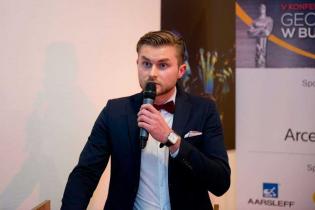 Gala wieczorna, wręczenie Nagrody TYTAN 2015. Piotr Tokarek z Wydawnictwa INŻYNIERIA sp. z o.o. / fot. Quality Studio dla www.inzynieria.com