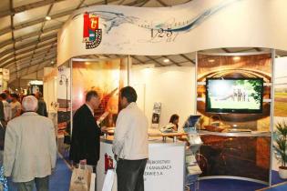 Wystawa maszyn i urządzeń w trakcie bydgoskich targów WOD-KAN 2011. Fot. www.inzynieria.com