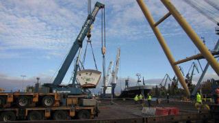 Rozładunek najcięższych części maszyny TBM / Fot. z archiwum GIK sp. z o.o.