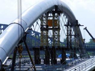 Budowa kładki - stan na 08.05.2010; fot.: inzynieria.com