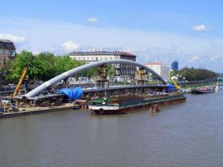 Budowa kładki - stan na 08.05.2010; fot.: inzynieria.com