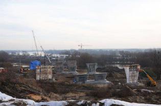 Widok z prawej strony rzeki. Stan na grudzień 2011 / fot. Link PR