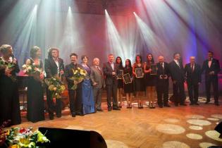 Lidia Jazgar - prowadząca Galę Pontifex Cracoviensis 2011, Beata Rybotycka, Zbigniew Wodecki, Jacek Wójcicki, Grażyna Czopek - Przewodnicząca Małopolskiego Oddziału ZMRP, Zbigniew Skoplak - laureat nagrody w kategorii Projektant Roku, Wojciech Ciejka - la